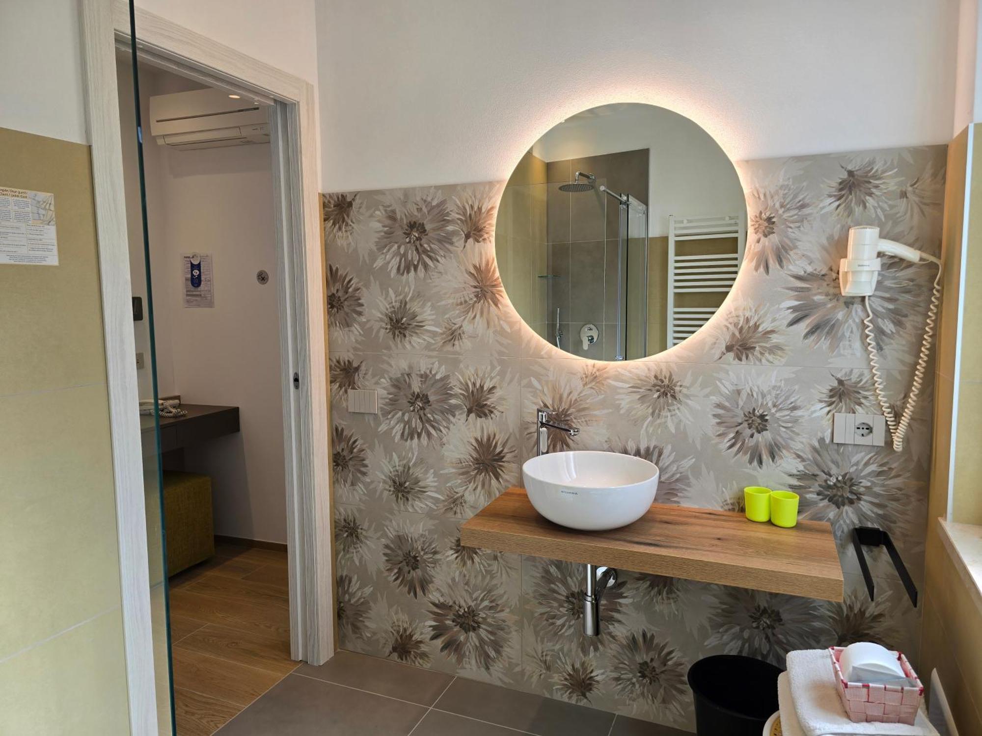 Hotel Pace Brenzone sul Garda Εξωτερικό φωτογραφία
